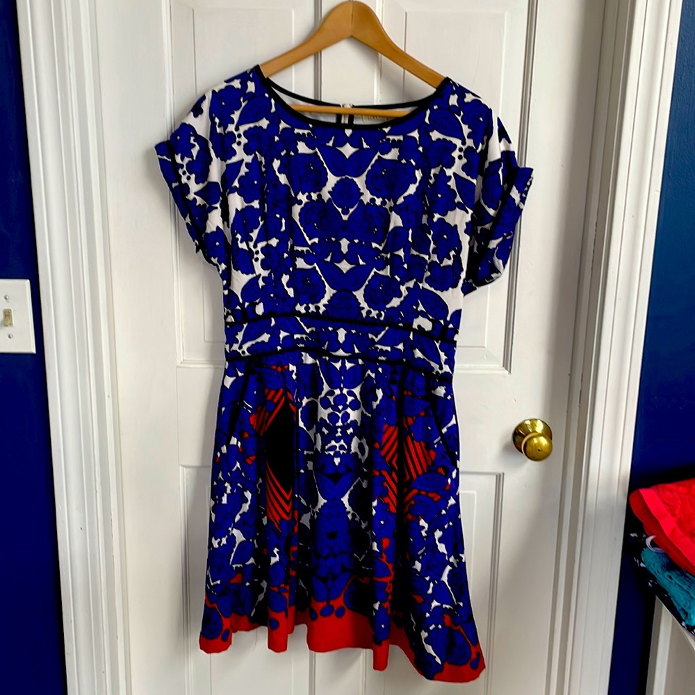 Short sleeved dress